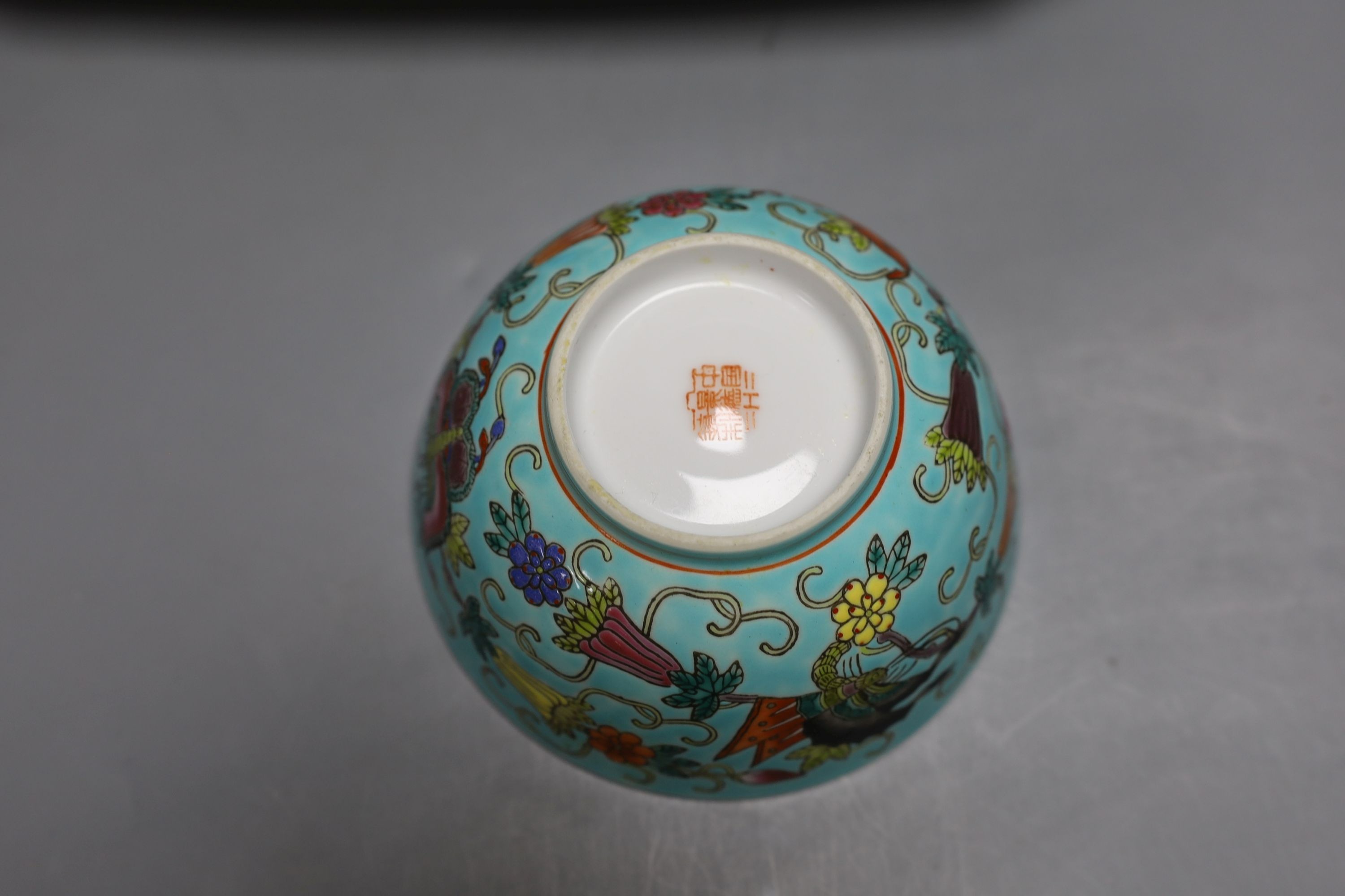 A 15th century Annamese blue and white box and cover, an 18th century Chinese blue and white dish and other Chinese ceramics (7)